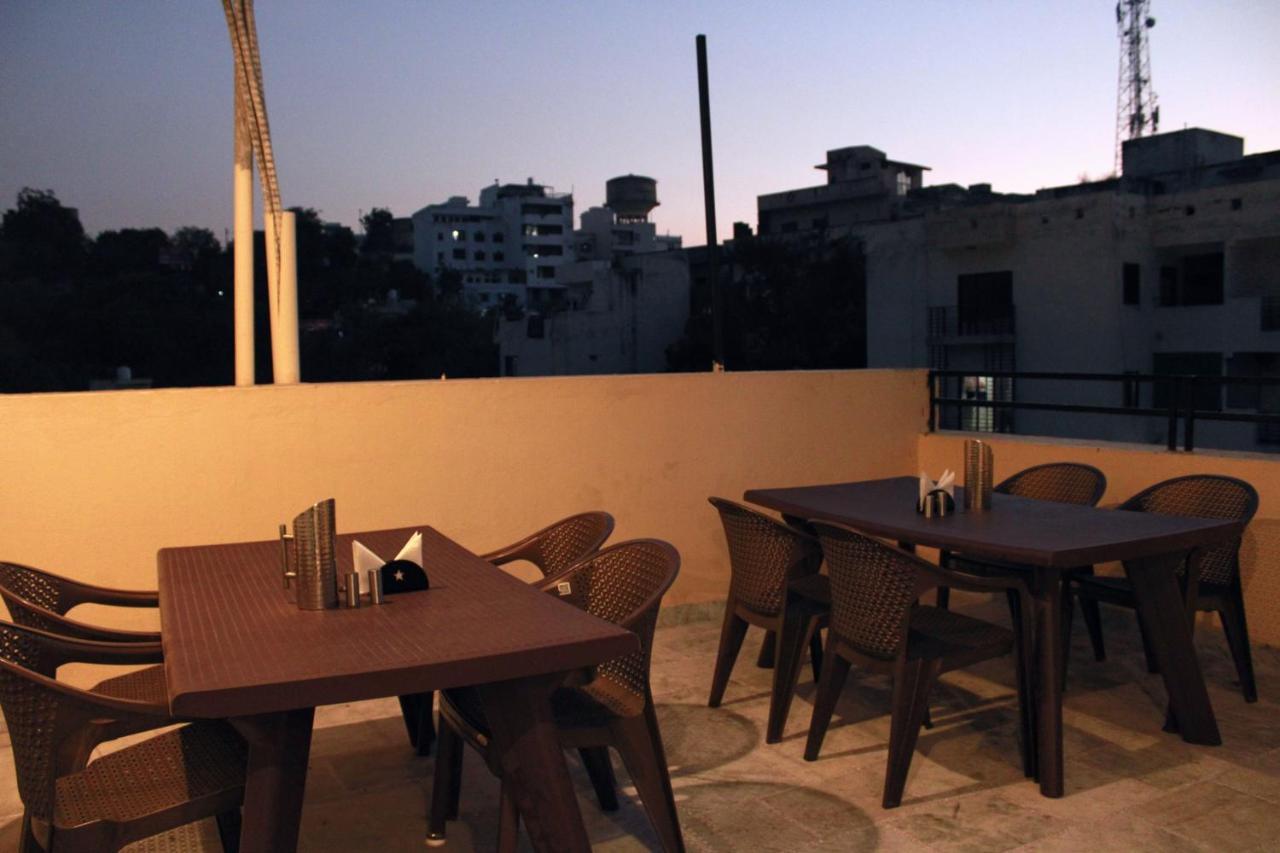 Maruti Group Of Hotels - Shri Naman Nāthdwāra المظهر الخارجي الصورة